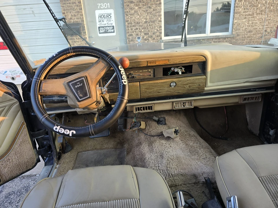 1991 Jeep SJ Grand Wagoneer - Image 26 of 31