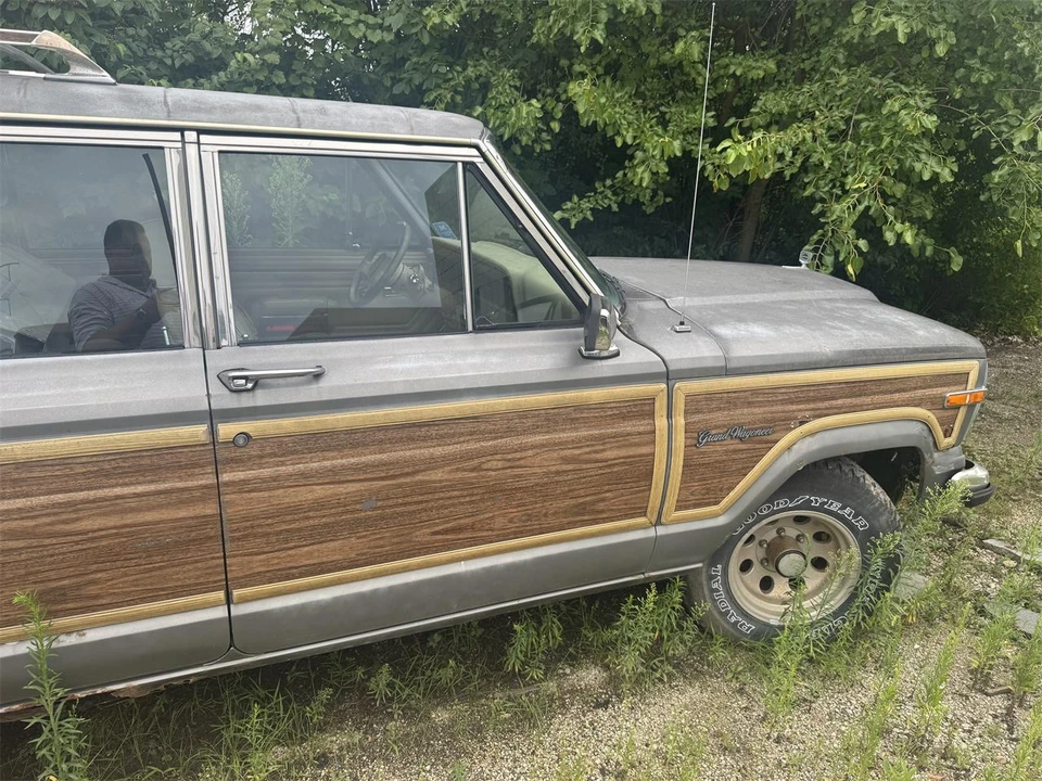 1991 Jeep SJ Wagoneer - Image 13 of 21
