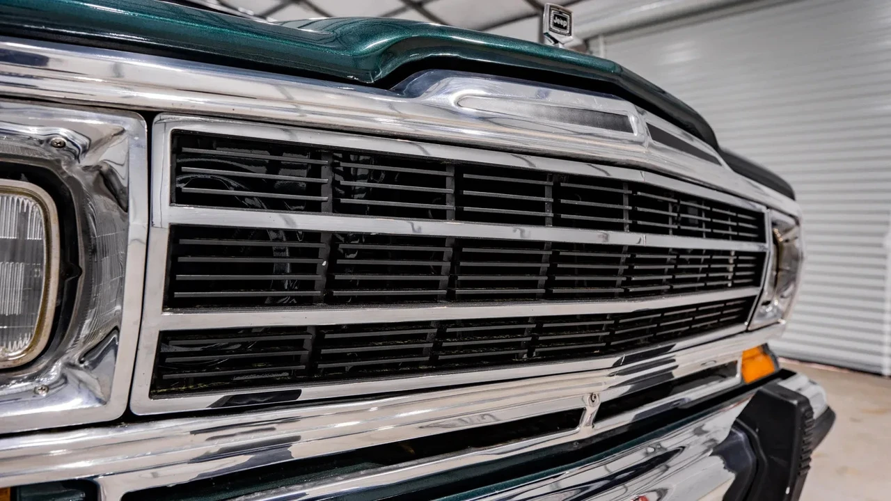 1991 Jeep SJ Wagoneer - Image 10 of 17