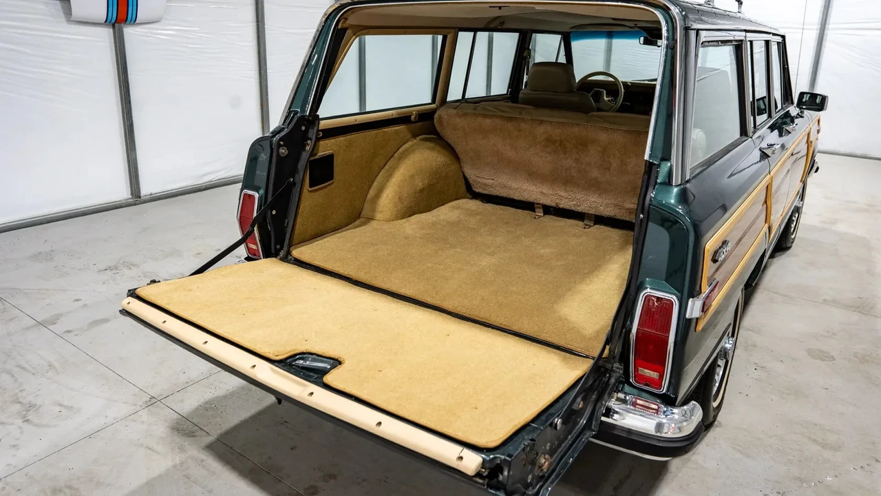 1991 Jeep SJ Wagoneer - Image 13 of 17