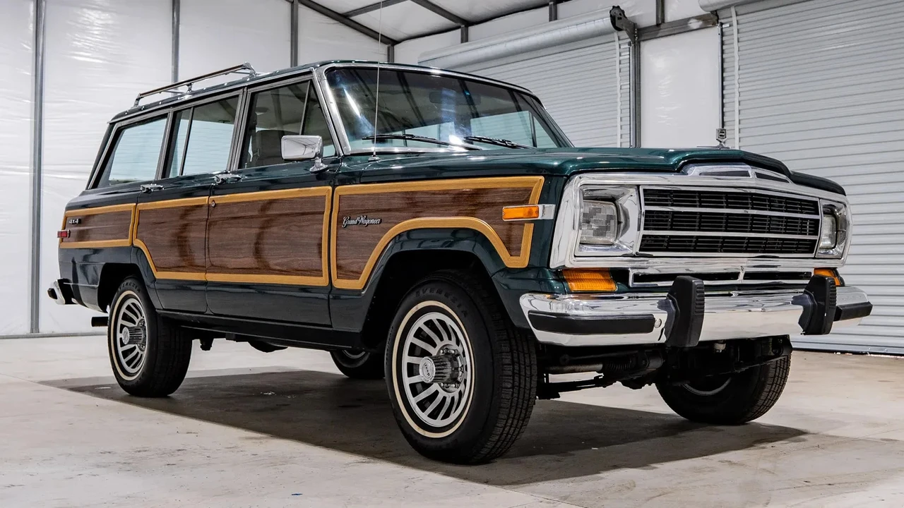 1991 Jeep SJ Wagoneer - Image 11 of 17