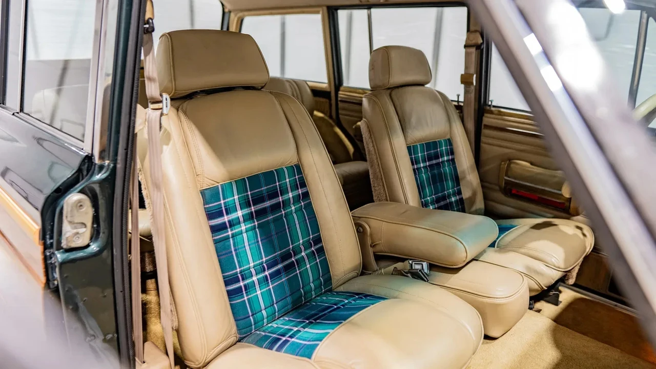 1991 Jeep SJ Wagoneer - Image 12 of 17