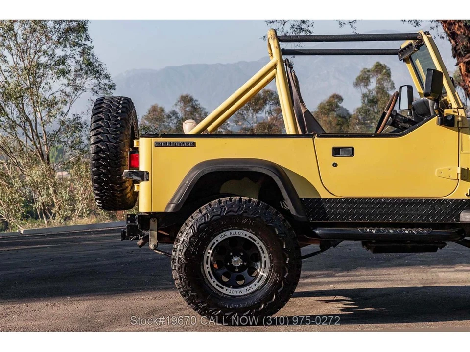 1991 Jeep SJ Wagoneer - Image 22 of 31