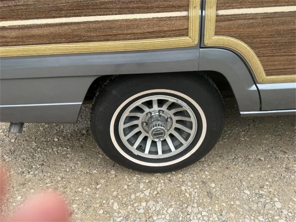 1991 Jeep SJ Wagoneer - Image 5 of 9