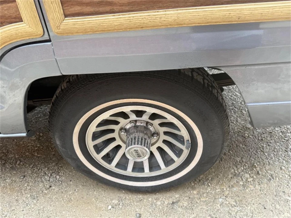 1991 Jeep SJ Wagoneer - Image 9 of 9