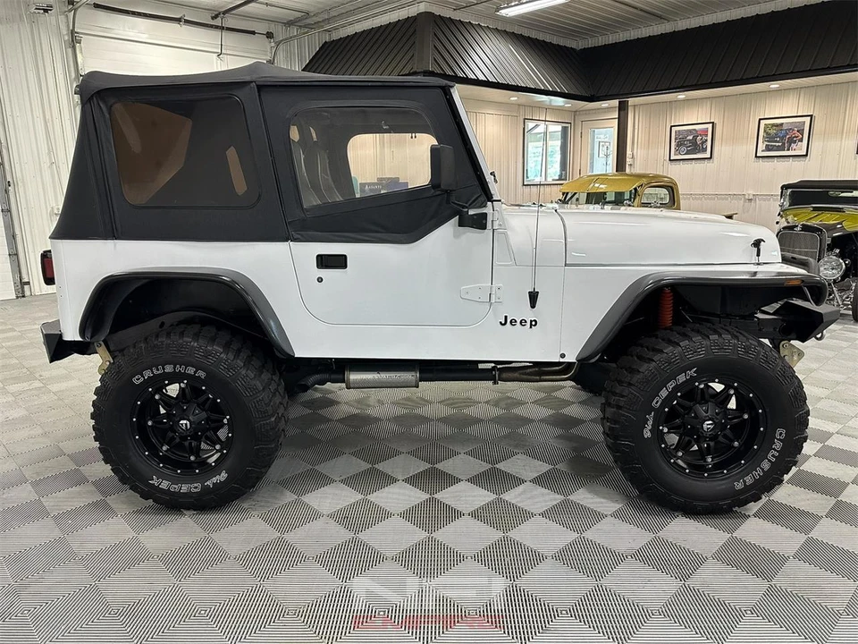 1991 Jeep YJ Wrangler - Image 7 of 31