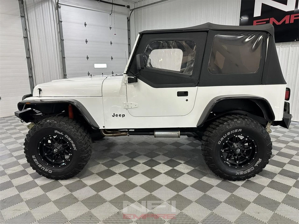 1991 Jeep YJ Wrangler - Image 2 of 31