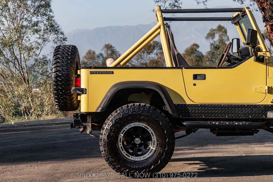 1991 Jeep YJ Wrangler - Image 23 of 31