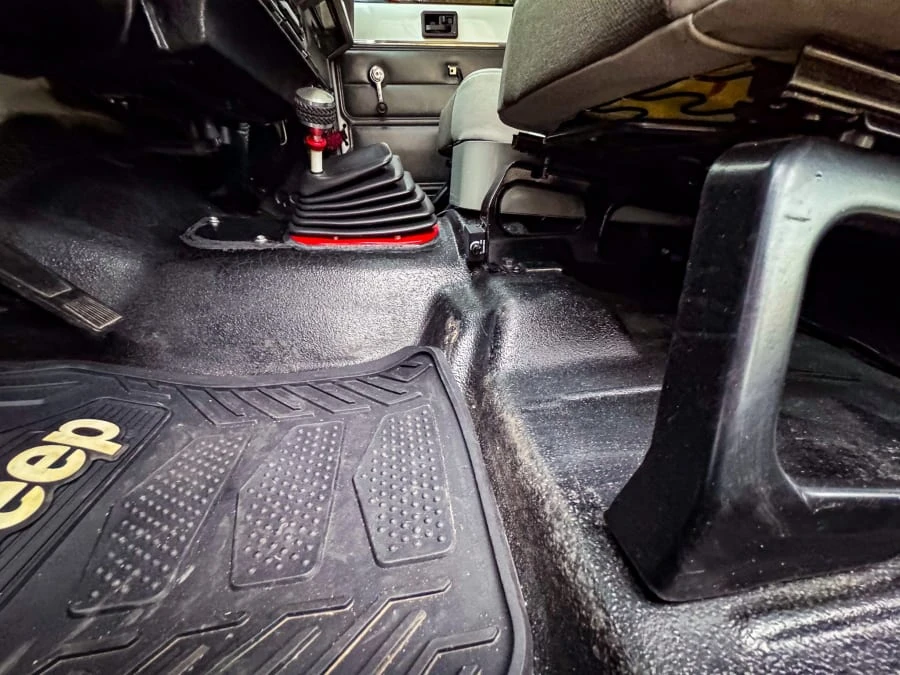 1991 Jeep YJ Wrangler - Image 15 of 31