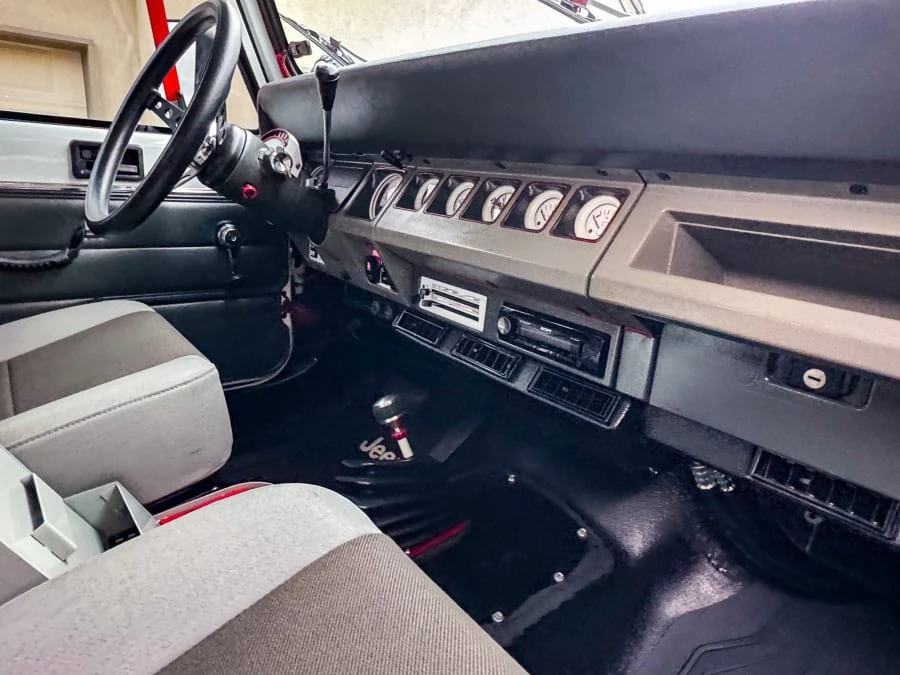 1991 Jeep YJ Wrangler - Image 16 of 31