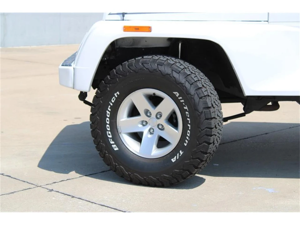 1991 Jeep YJ Wrangler - Image 27 of 31