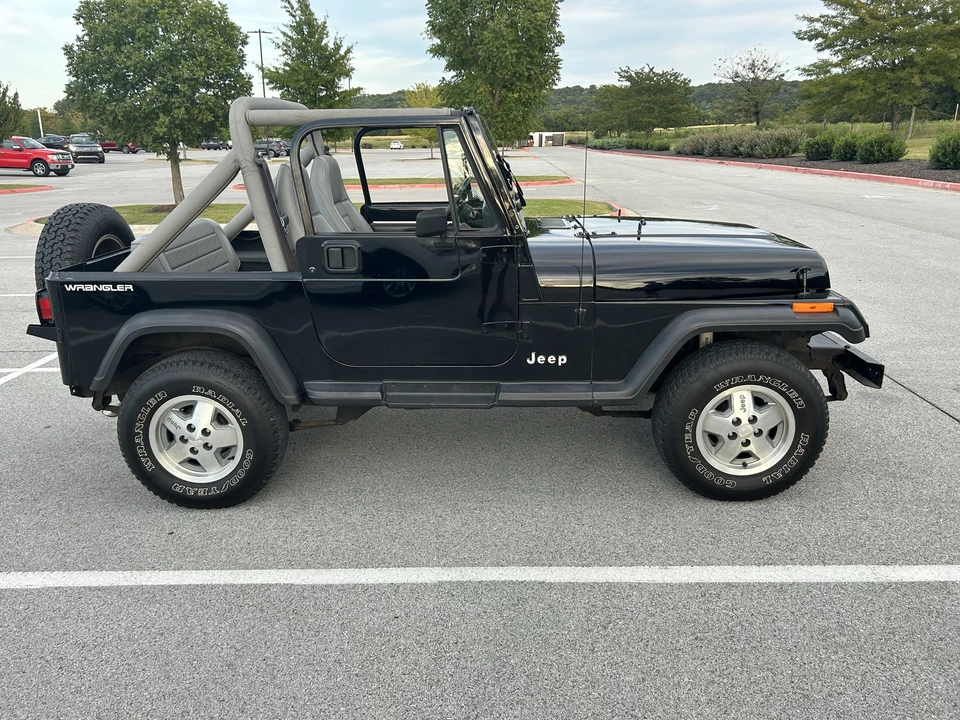 1991 Jeep YJ Wrangler - Image 13 of 31