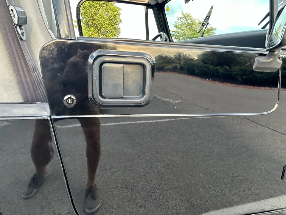 1991 Jeep YJ Wrangler - Image 28 of 31