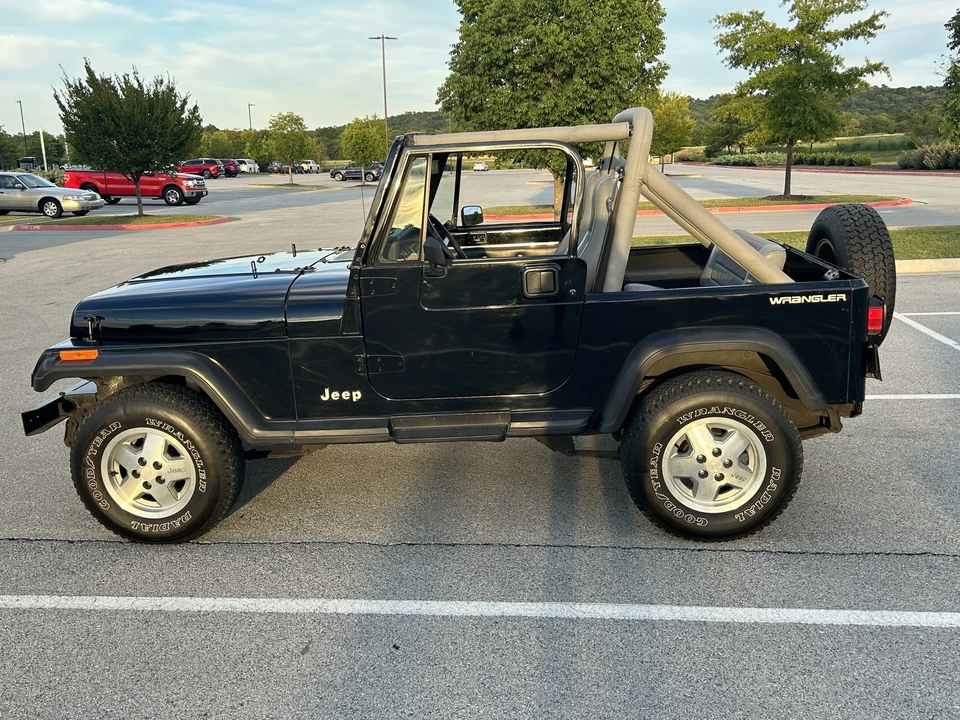1991 Jeep YJ Wrangler - Image 19 of 31