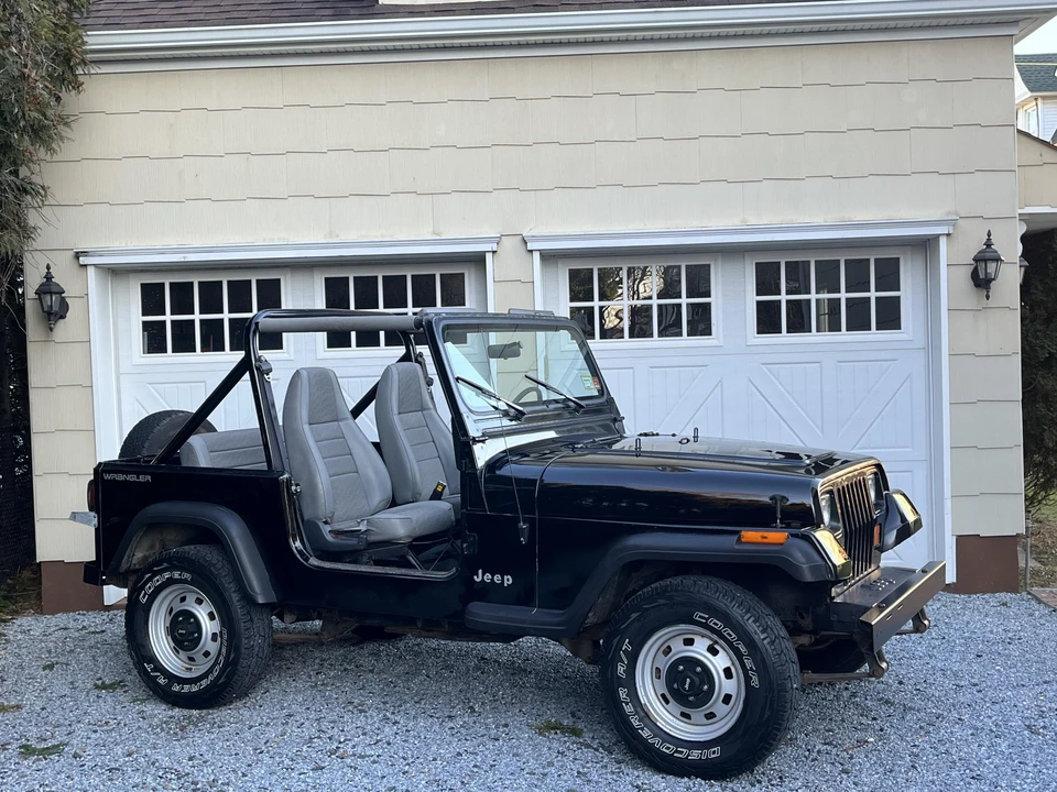 1991 Jeep YJ Wrangler - Image 14 of 31