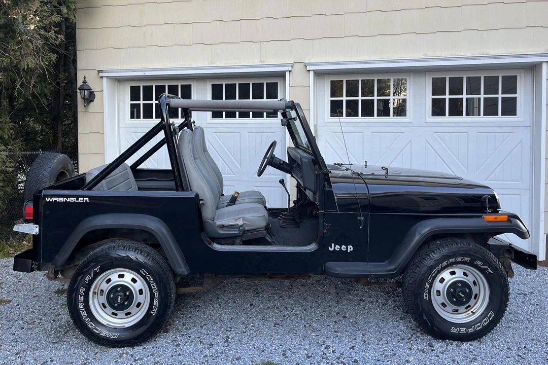1991 Jeep YJ Wrangler - Image 4 of 31
