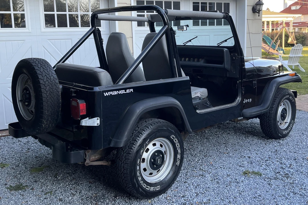 1991 Jeep YJ Wrangler - Image 5 of 31