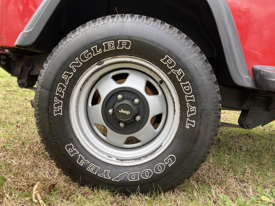 1991 Jeep YJ Wrangler - Image 27 of 31