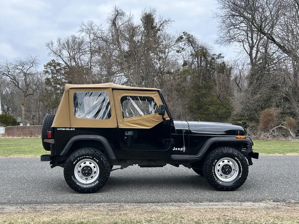 1991 Jeep YJ Wrangler - Image 18 of 31