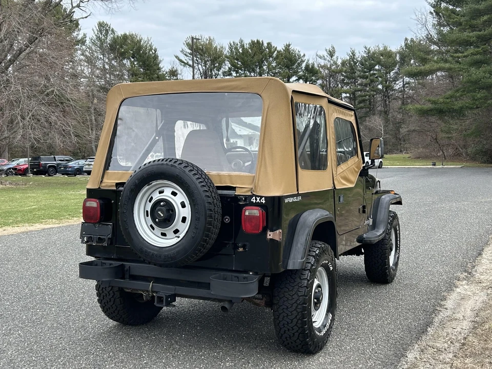 1991 Jeep YJ Wrangler - Image 15 of 31