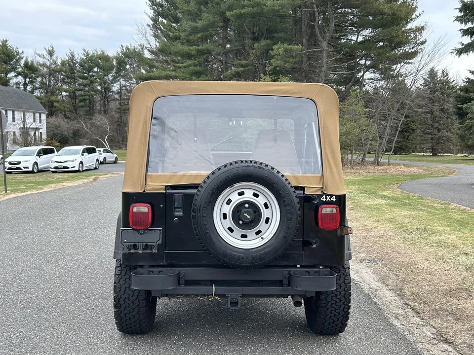 1991 Jeep YJ Wrangler - Image 13 of 31