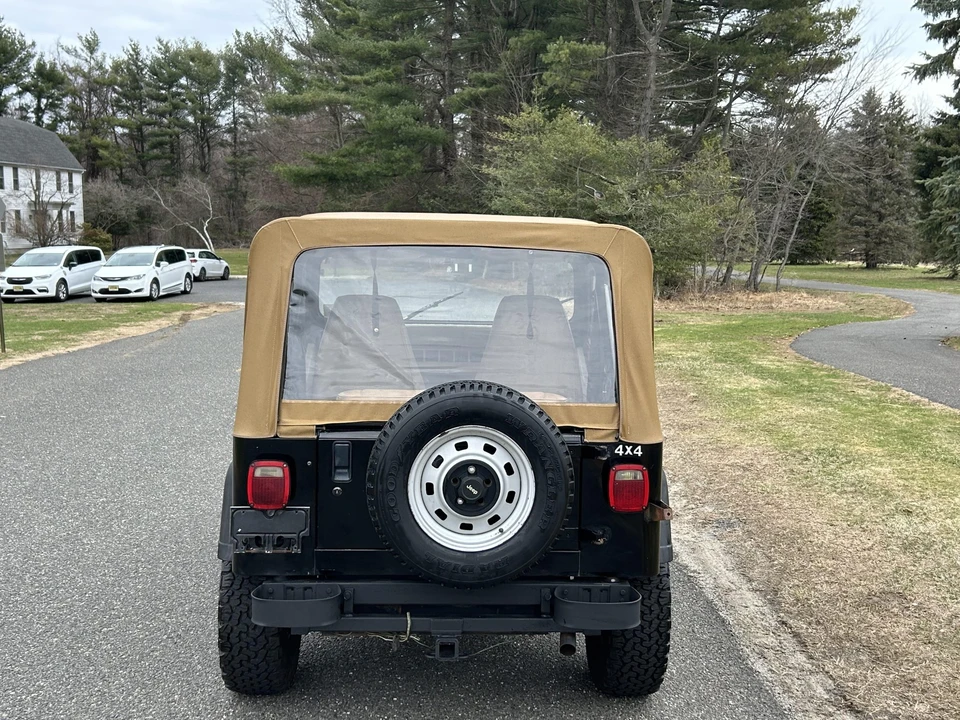 1991 Jeep YJ Wrangler - Image 12 of 31