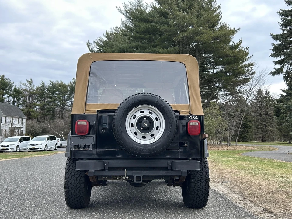 1991 Jeep YJ Wrangler - Image 14 of 31