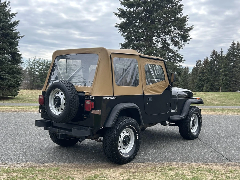 1991 Jeep YJ Wrangler - Image 16 of 31