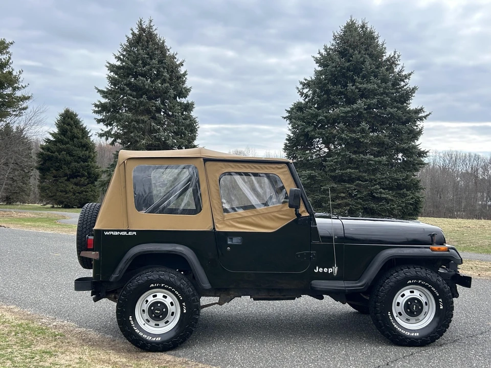 1991 Jeep YJ Wrangler - Image 22 of 31