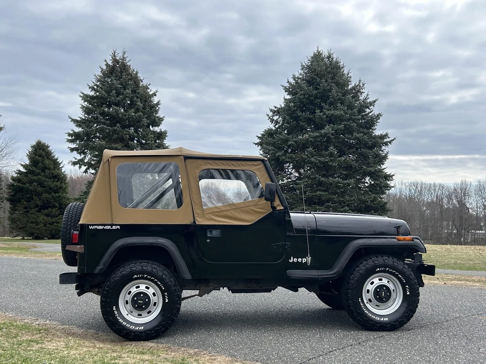 1991 Jeep YJ Wrangler - Image 21 of 31
