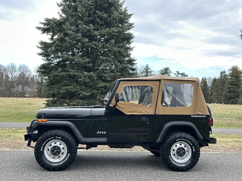 1991 Jeep YJ Wrangler - Image 8 of 31