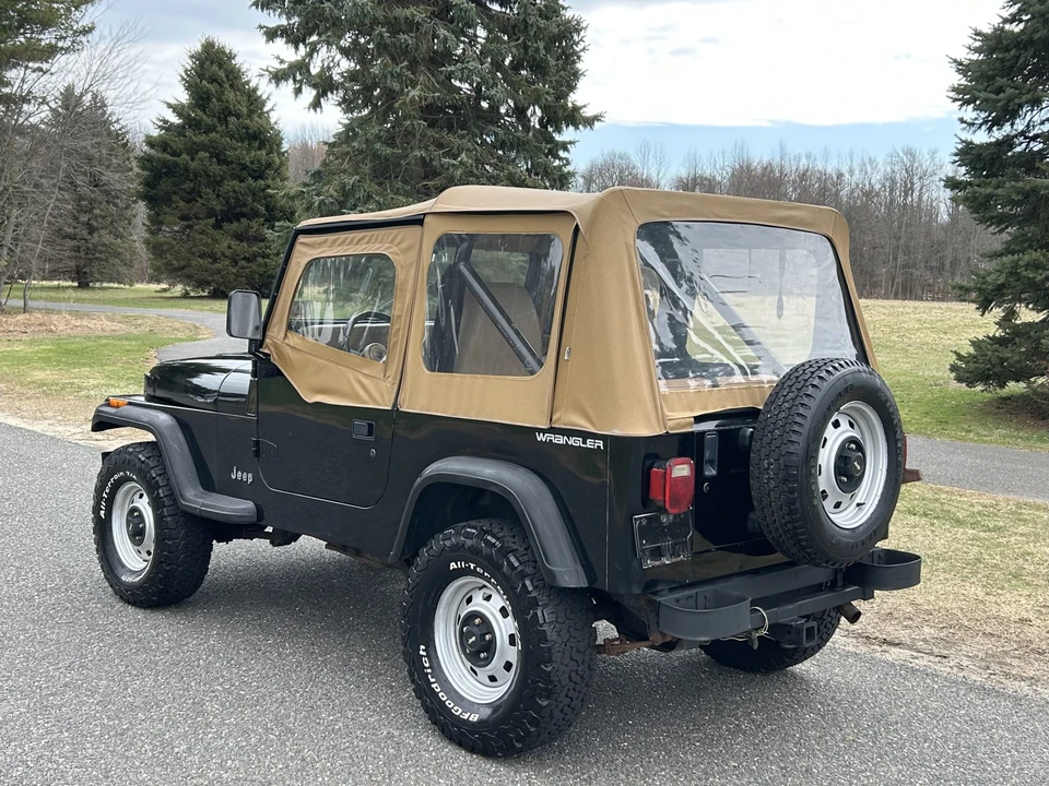 1991 Jeep YJ Wrangler - Image 10 of 31