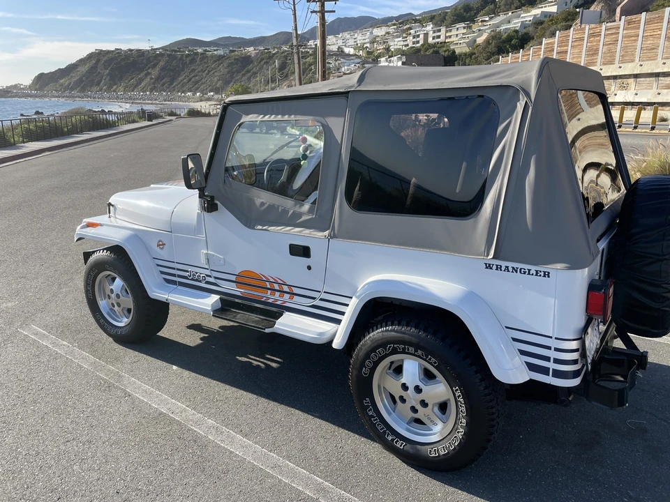1991 Jeep YJ Wrangler - Image 5 of 31