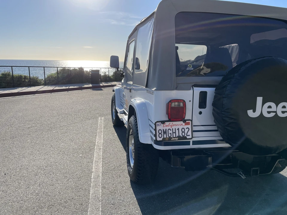 1991 Jeep YJ Wrangler - Image 19 of 31