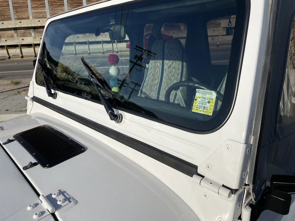 1991 Jeep YJ Wrangler - Image 23 of 31