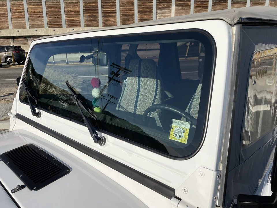 1991 Jeep YJ Wrangler - Image 22 of 31