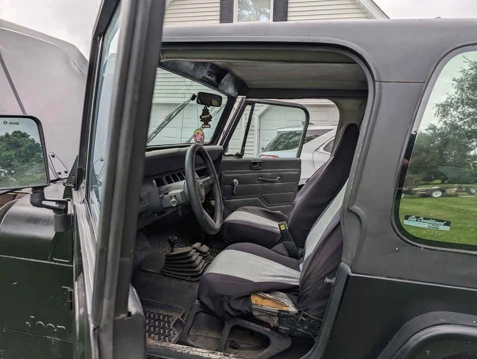 1991 Jeep YJ Wrangler - Image 10 of 13