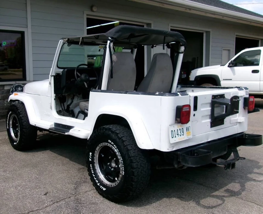 1991 Jeep YJ Wrangler - Image 3 of 12
