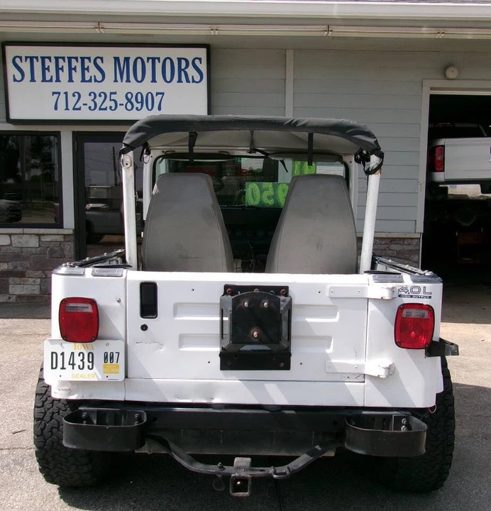 1991 Jeep YJ Wrangler - Image 8 of 12