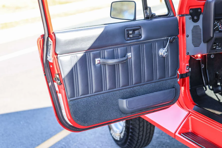 1991 Jeep YJ Wrangler - Image 26 of 31