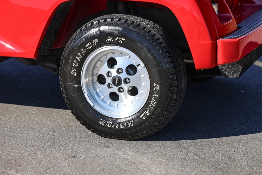 1991 Jeep YJ Wrangler - Image 14 of 31