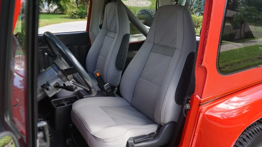 1991 Jeep YJ Wrangler - Image 21 of 31