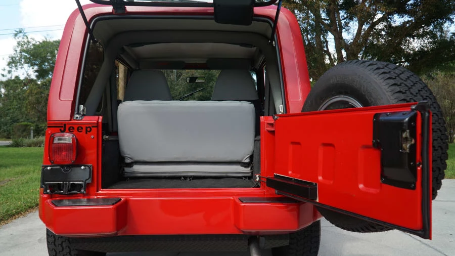 1991 Jeep YJ Wrangler - Image 23 of 31