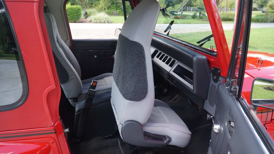 1991 Jeep YJ Wrangler - Image 29 of 31