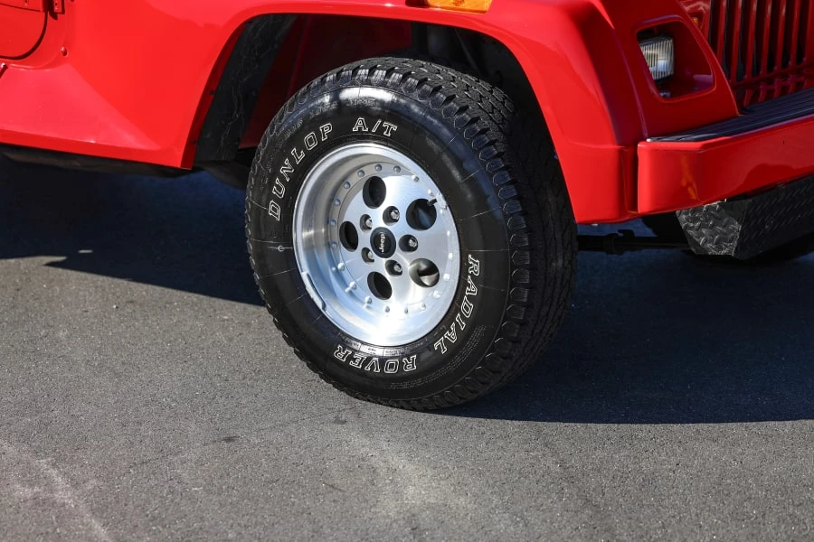 1991 Jeep YJ Wrangler - Image 5 of 31