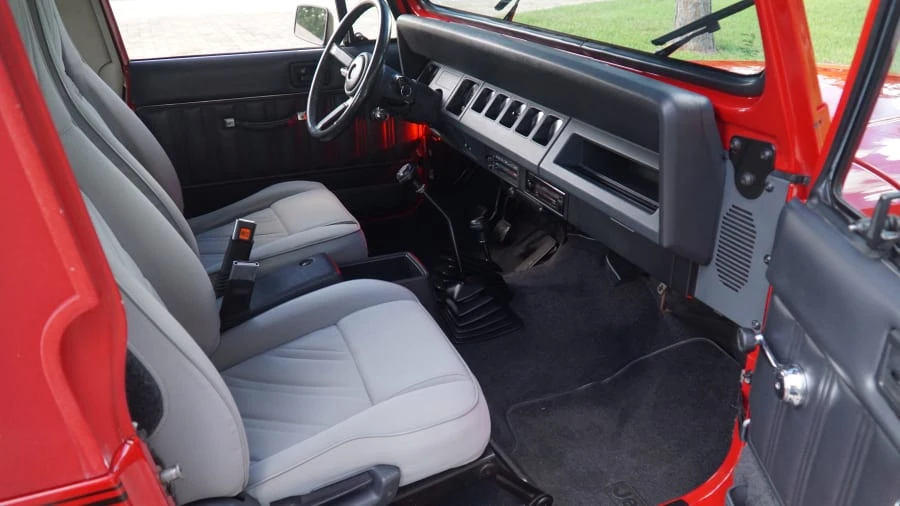 1991 Jeep YJ Wrangler - Image 28 of 31