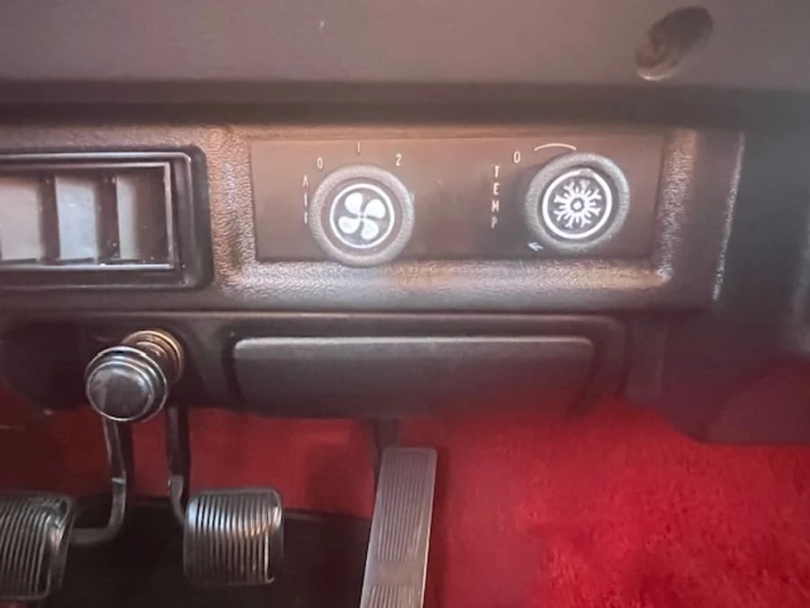 1991 Jeep YJ Wrangler - Image 23 of 31