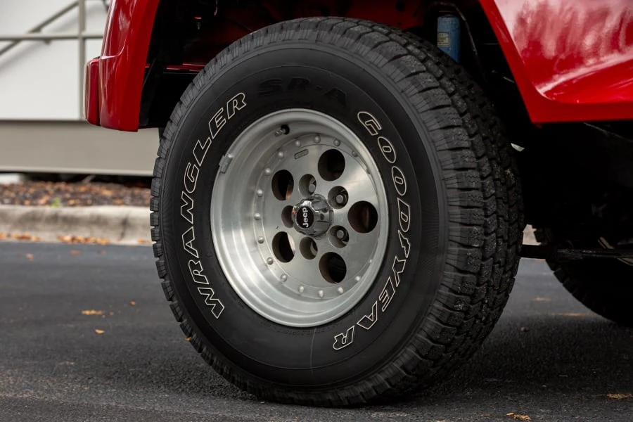 1991 Jeep YJ Wrangler - Image 15 of 31