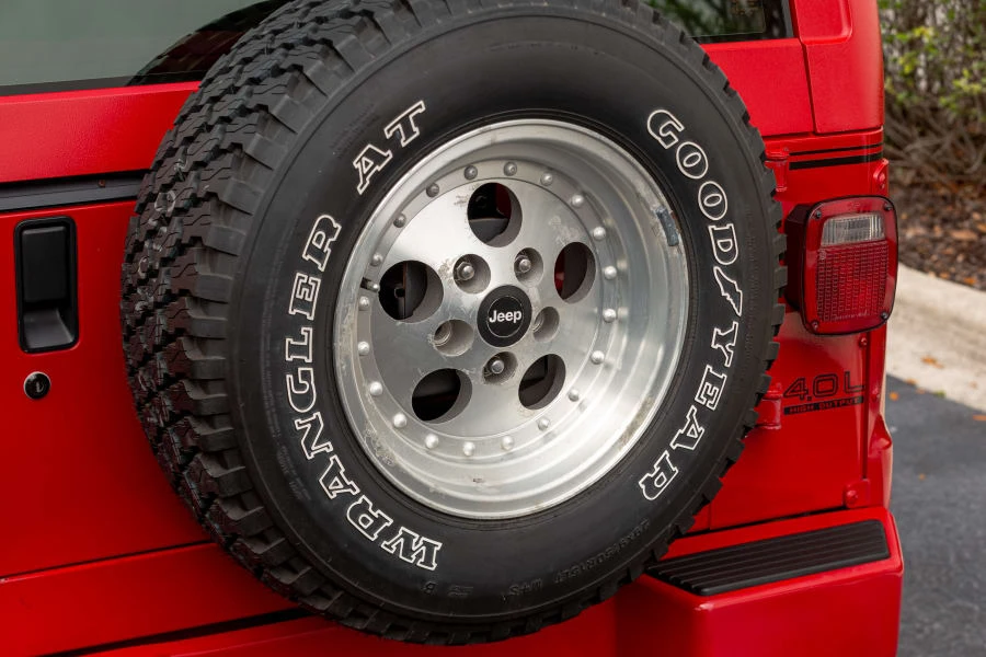 1991 Jeep YJ Wrangler - Image 18 of 31