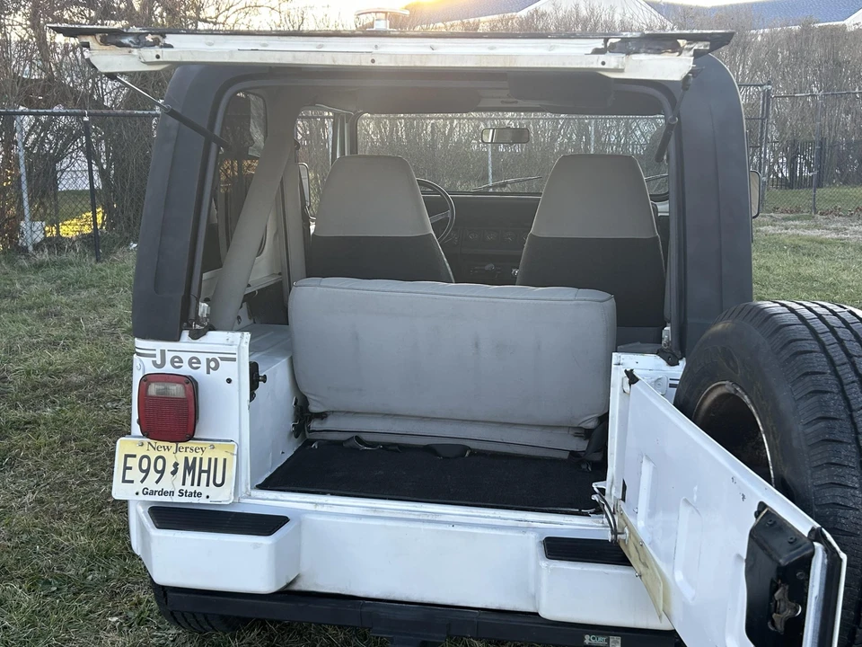 1991 Jeep YJ Wrangler - Image 29 of 31